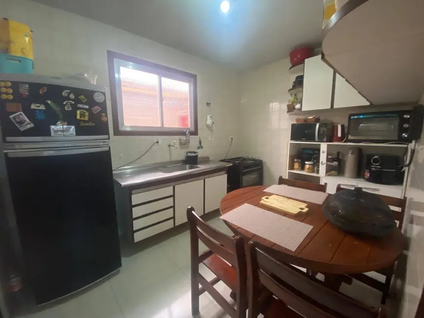 Foto 4 de Sobrado com 2 quartos à venda, 69m2 em Guaruja - SP