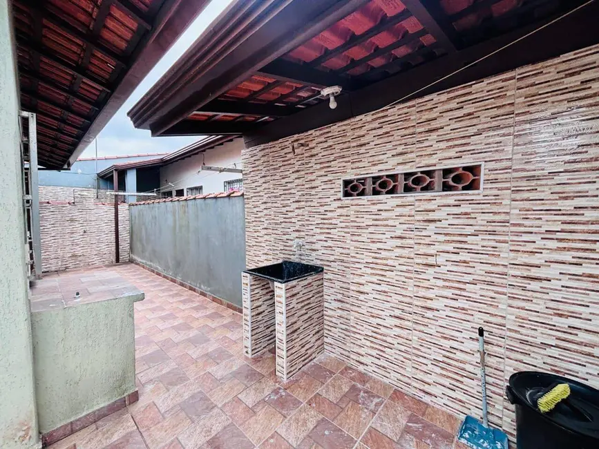 Foto 9 de Casa com 5 quartos à venda, 244m2 em Itanhaem - SP