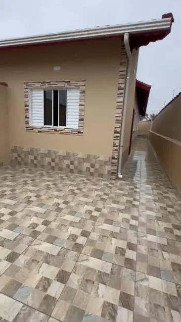 Foto 1 de Casa com 2 quartos à venda, 125m2 em Itanhaem - SP