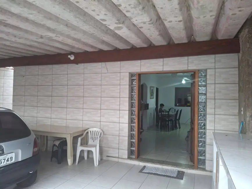 Foto 2 de Casa com 2 quartos à venda, 125m2 em Mongagua - SP
