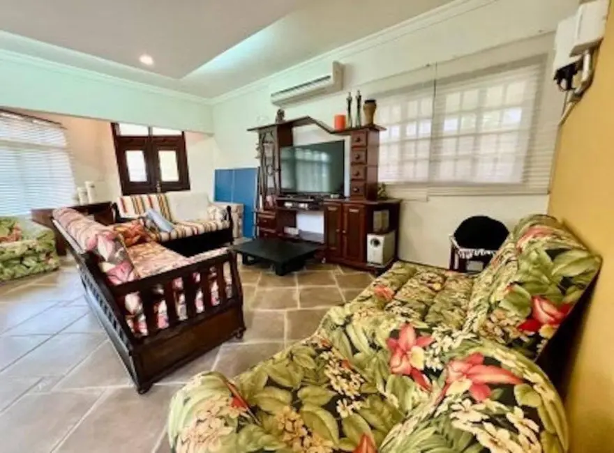 Foto 3 de Sobrado com 3 quartos à venda, 340m2 em Bertioga - SP