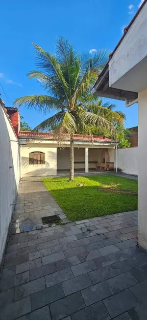Foto 1 de Casa com 2 quartos à venda, 115m2 em Itanhaem - SP