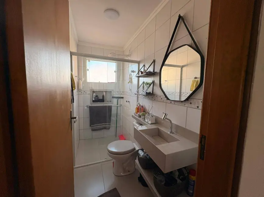 Foto 8 de Casa com 3 quartos à venda, 151m2 em Atibaia Jardim, Atibaia - SP