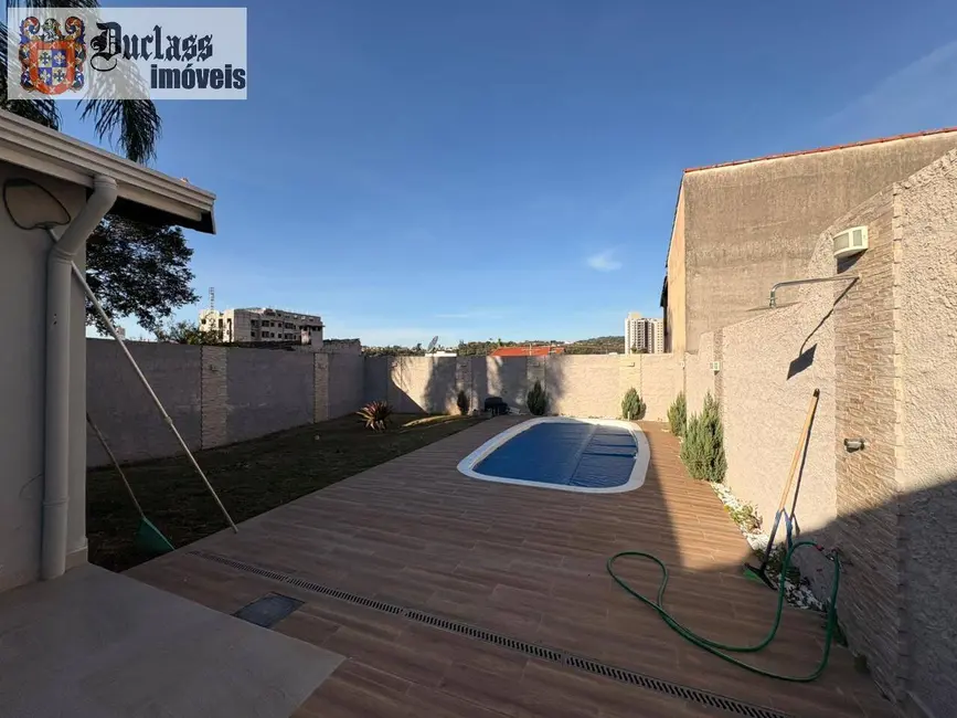 Casa com 3 quartos à venda, 151m2 em Atibaia Jardim, Atibaia - SP - imagem 2 Foto 2 de Casa com 3 quartos à venda, 151m2 em Atibaia Jardim, Atibaia - SP