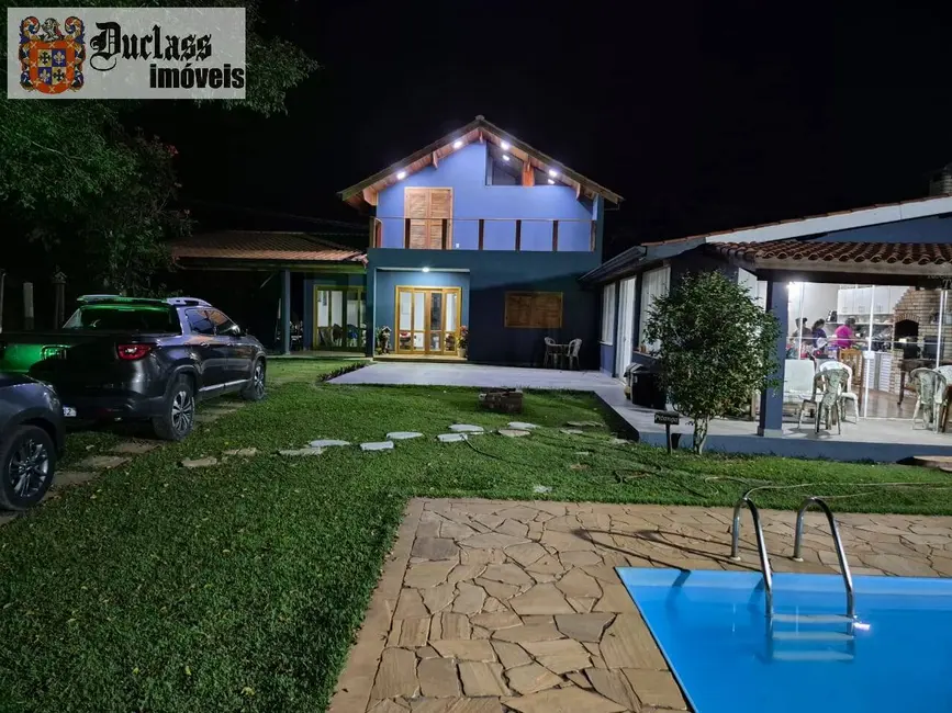 Chácara com 3 quartos à venda, 350m2 em Piracaia - SP - imagem 5 Foto 5 de Chácara com 3 quartos à venda, 350m2 em Piracaia - SP