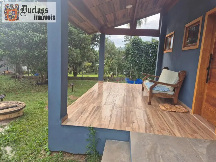 Chácara com 3 quartos à venda, 350m2 em Piracaia - SP - imagem 4 Foto 4 de Chácara com 3 quartos à venda, 350m2 em Piracaia - SP