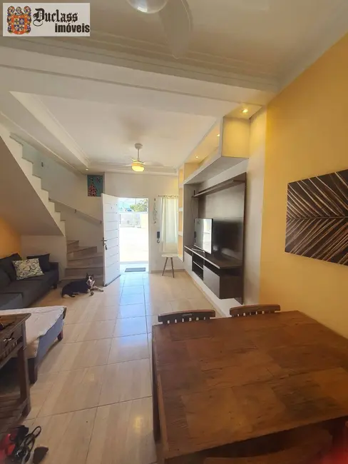 Foto 3 de Sobrado com 2 quartos à venda, 70m2 em Caraguatatuba - SP