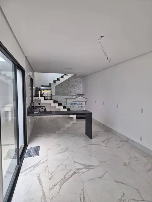 Sobrado com 3 quartos à venda, 188m2 em Bela Vista, Osasco - SP - imagem 5 Foto 5 de Sobrado com 3 quartos à venda, 188m2 em Bela Vista, Osasco - SP