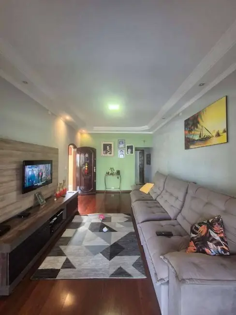 Sobrado com 3 quartos à venda, 237m2 em Bela Vista, Osasco - SP - imagem 3 Foto 3 de Sobrado com 3 quartos à venda, 237m2 em Bela Vista, Osasco - SP
