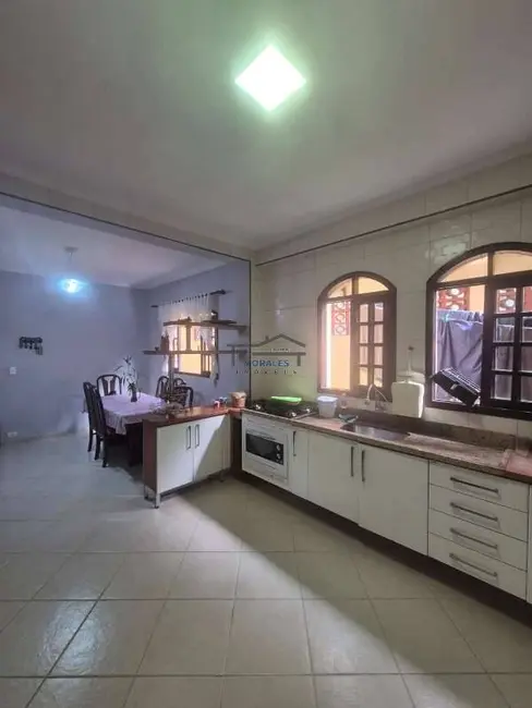 Foto 7 de Sobrado com 3 quartos à venda, 237m2 em Bela Vista, Osasco - SP