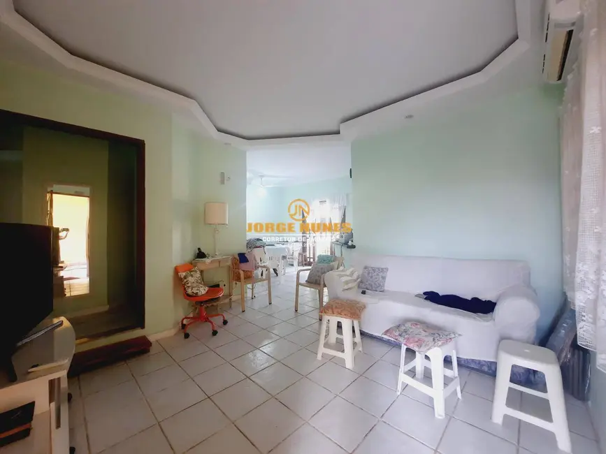 Foto 8 de Casa com 2 quartos à venda, 215m2 em Jardim Britânia, Caraguatatuba - SP