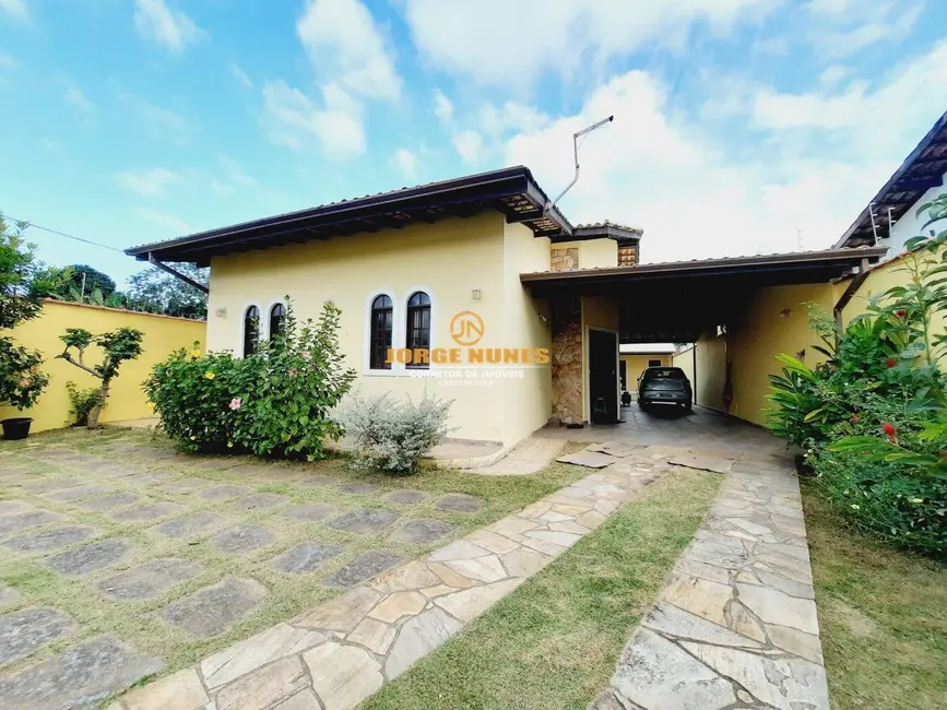 Foto 3 de Casa com 2 quartos à venda, 215m2 em Jardim Britânia, Caraguatatuba - SP