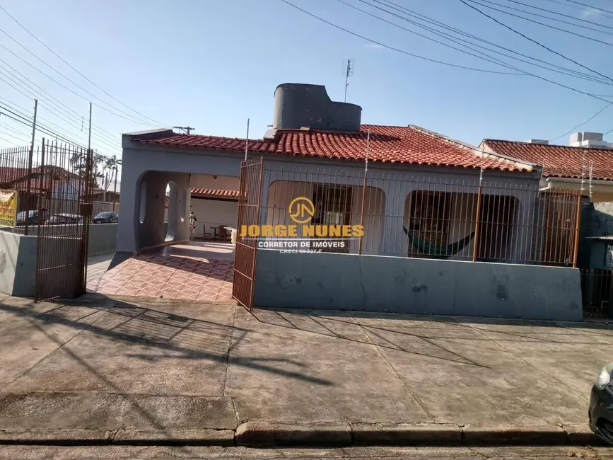 Foto 1 de Casa com 3 quartos à venda, 322m2 em Caraguatatuba - SP