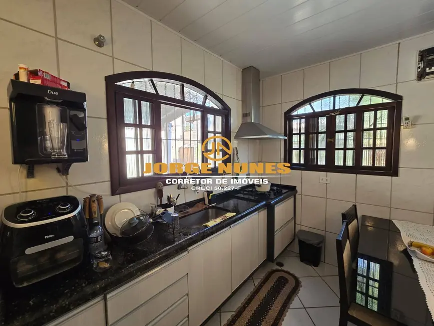 Casa com 3 quartos à venda, 210m2 em Balneário dos Golfinhos, Caraguatatuba - SP - imagem 8 Foto 8 de Casa com 3 quartos à venda, 210m2 em Balneário dos Golfinhos, Caraguatatuba - SP