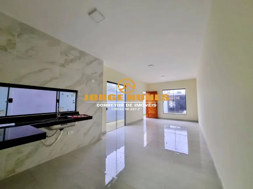 Foto 4 de Casa com 2 quartos à venda, 64m2 em Praia das Palmeiras, Caraguatatuba - SP