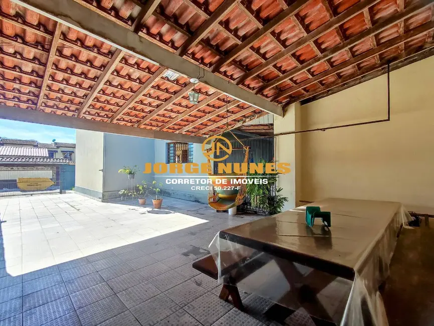 Foto 5 de Sobrado com 3 quartos à venda, 212m2 em Caraguatatuba - SP