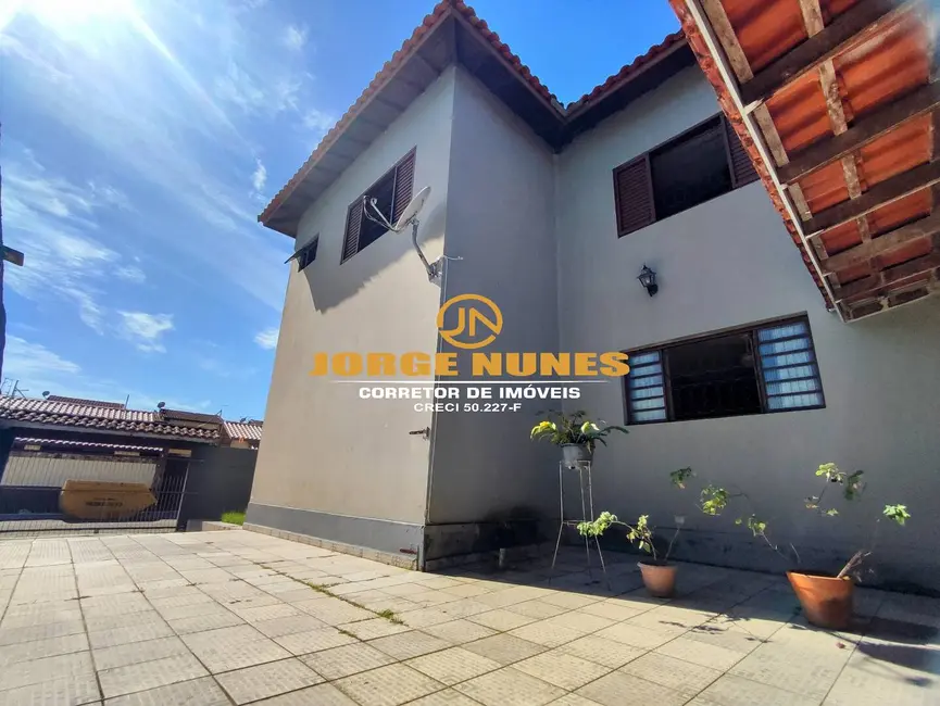 Foto 3 de Sobrado com 3 quartos à venda, 212m2 em Caraguatatuba - SP