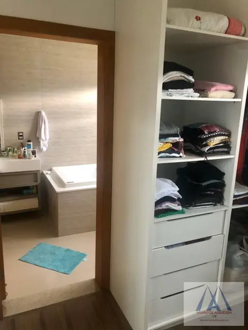 Foto 8 de Casa de Condomínio com 4 quartos à venda, 379m2 em Botujuru, Mogi Das Cruzes - SP