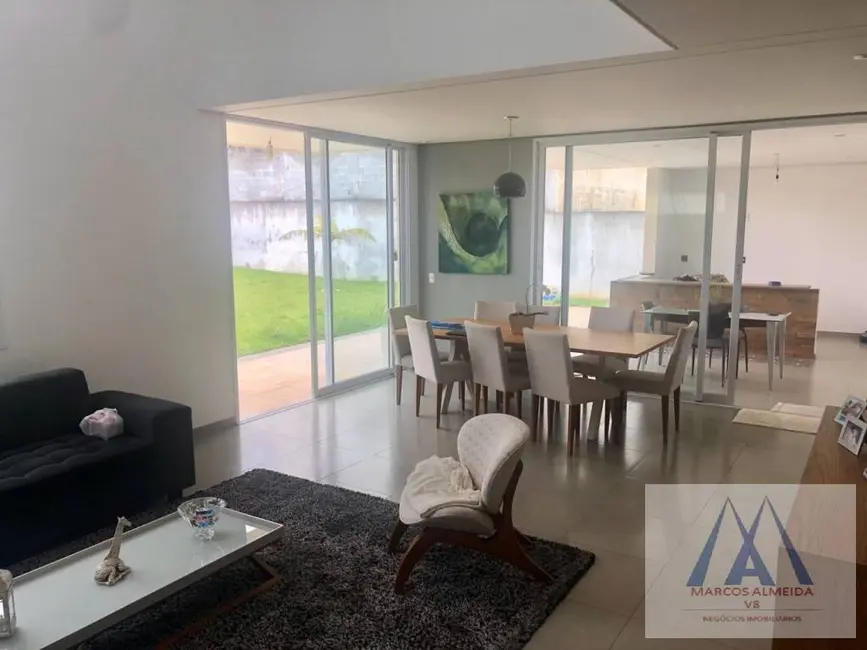 Foto 9 de Casa de Condomínio com 4 quartos à venda, 379m2 em Botujuru, Mogi Das Cruzes - SP