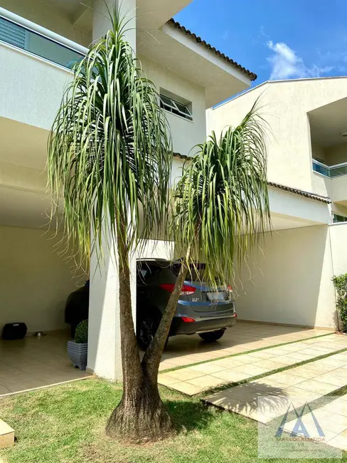 Foto 2 de Sobrado com 3 quartos à venda, 348m2 em Vila Nova Socorro, Mogi Das Cruzes - SP