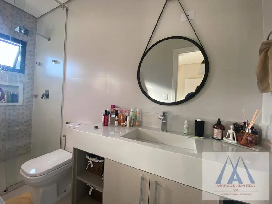 Foto 4 de Casa de Condomínio com 3 quartos à venda, 220m2 em Botujuru, Mogi Das Cruzes - SP