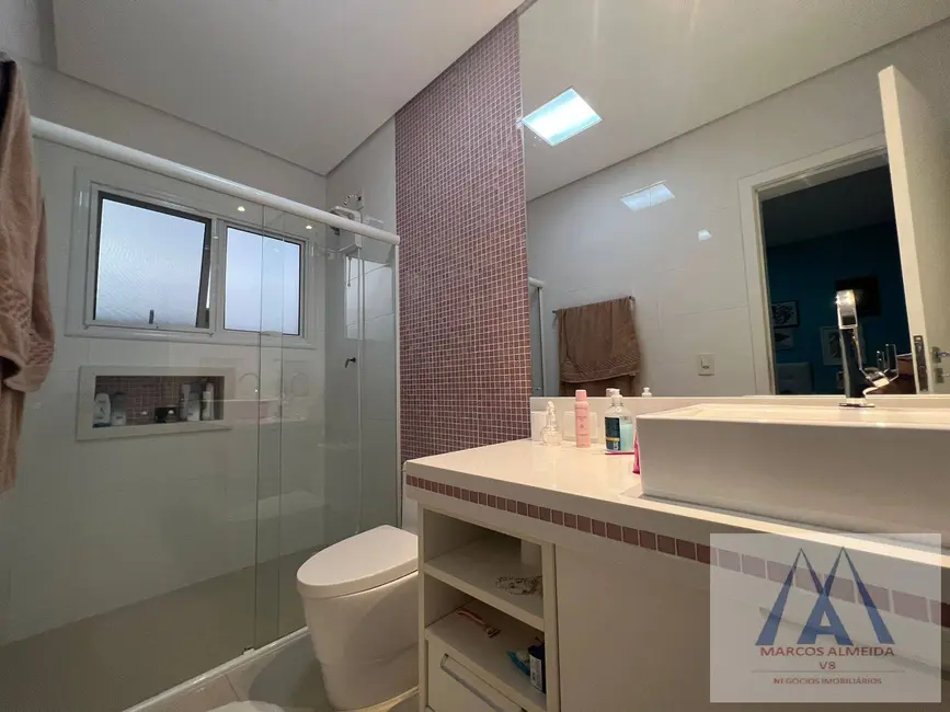 Foto 7 de Casa de Condomínio com 3 quartos à venda, 320m2 em Botujuru, Mogi Das Cruzes - SP