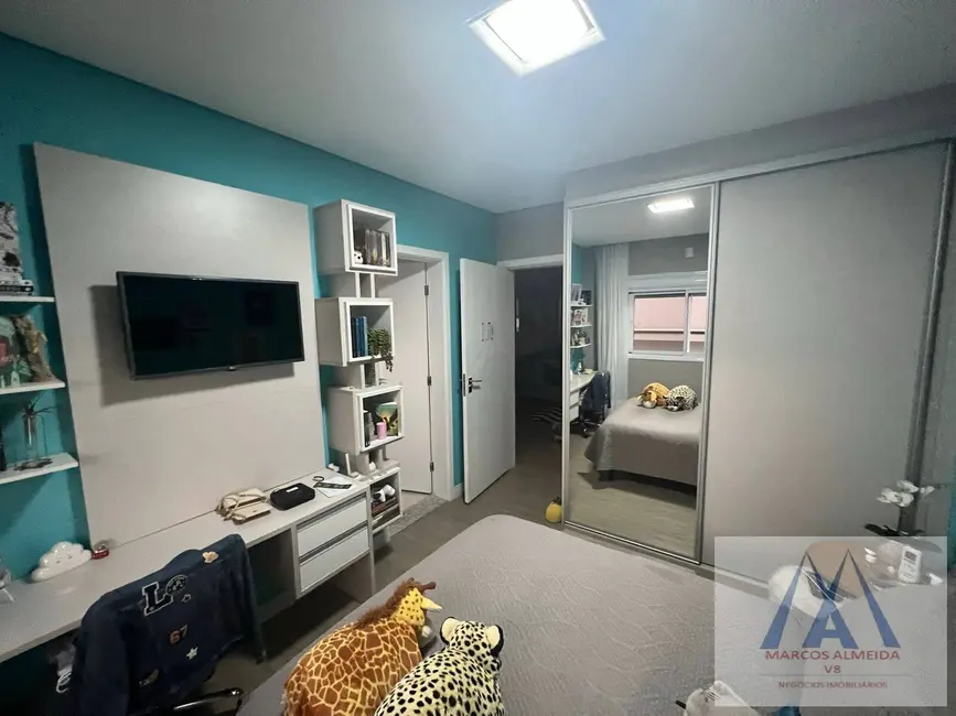 Foto 8 de Casa de Condomínio com 3 quartos à venda, 320m2 em Botujuru, Mogi Das Cruzes - SP