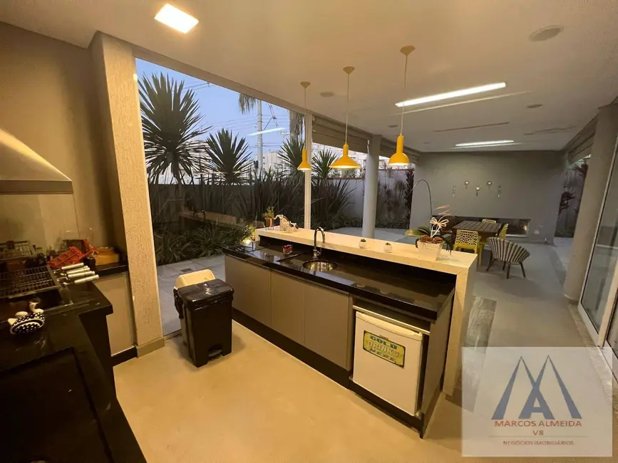 Foto 5 de Casa de Condomínio com 3 quartos à venda, 320m2 em Botujuru, Mogi Das Cruzes - SP