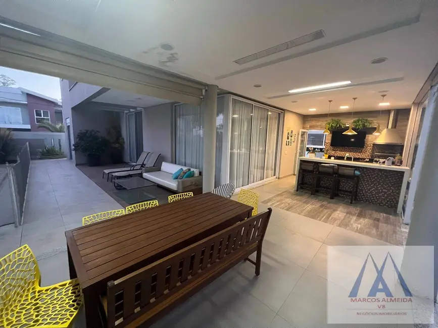 Foto 4 de Casa de Condomínio com 3 quartos à venda, 320m2 em Botujuru, Mogi Das Cruzes - SP