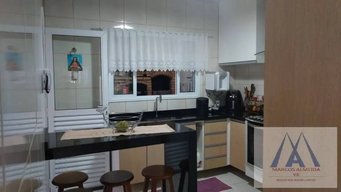 Foto 4 de Sobrado com 3 quartos à venda, 180m2 em Vila Cecília, Mogi Das Cruzes - SP