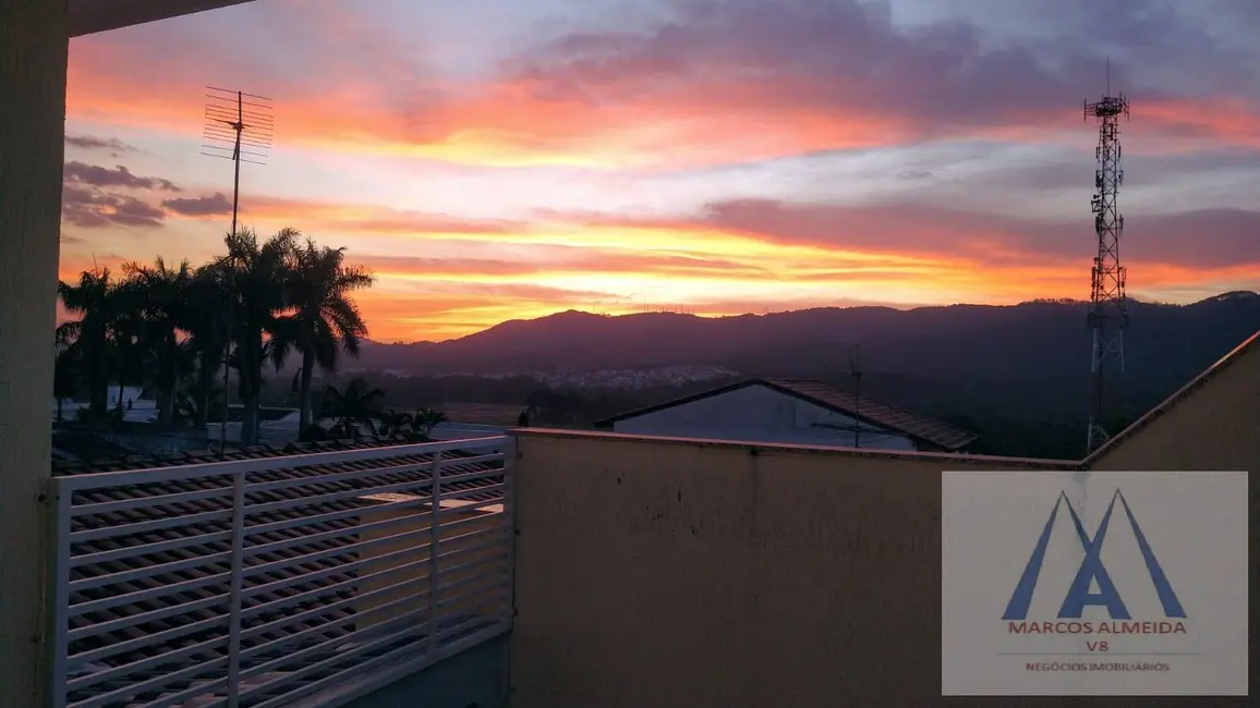 Foto 1 de Sobrado com 3 quartos à venda, 180m2 em Vila Cecília, Mogi Das Cruzes - SP