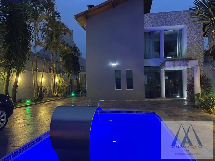 Foto 1 de Sobrado com 3 quartos à venda, 215m2 em Vila Oliveira, Mogi Das Cruzes - SP