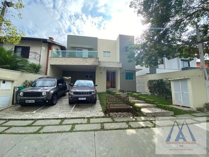 Foto 1 de Casa de Condomínio com 3 quartos à venda, 244m2 em Vila Oliveira, Mogi Das Cruzes - SP