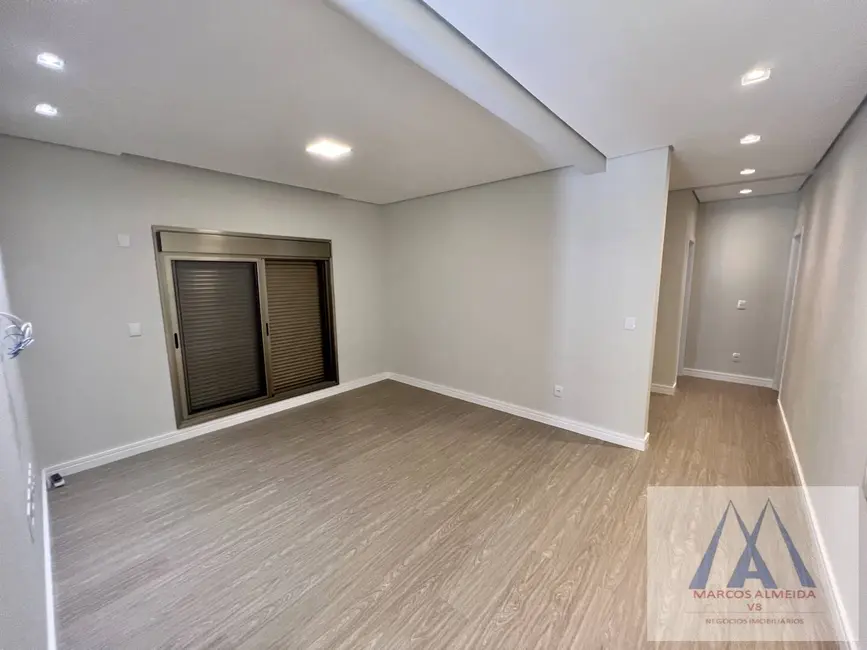 Foto 7 de Casa de Condomínio com 3 quartos à venda, 267m2 em Botujuru, Mogi Das Cruzes - SP