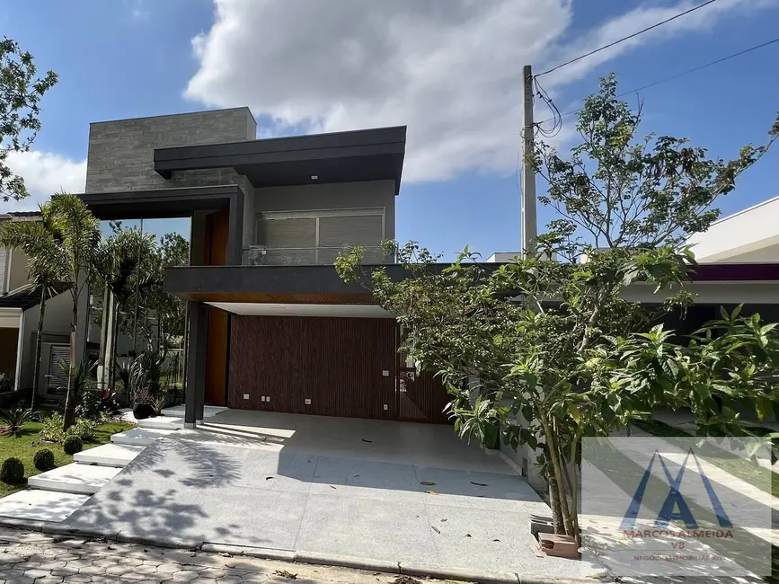 Foto 2 de Casa de Condomínio com 3 quartos à venda, 267m2 em Botujuru, Mogi Das Cruzes - SP