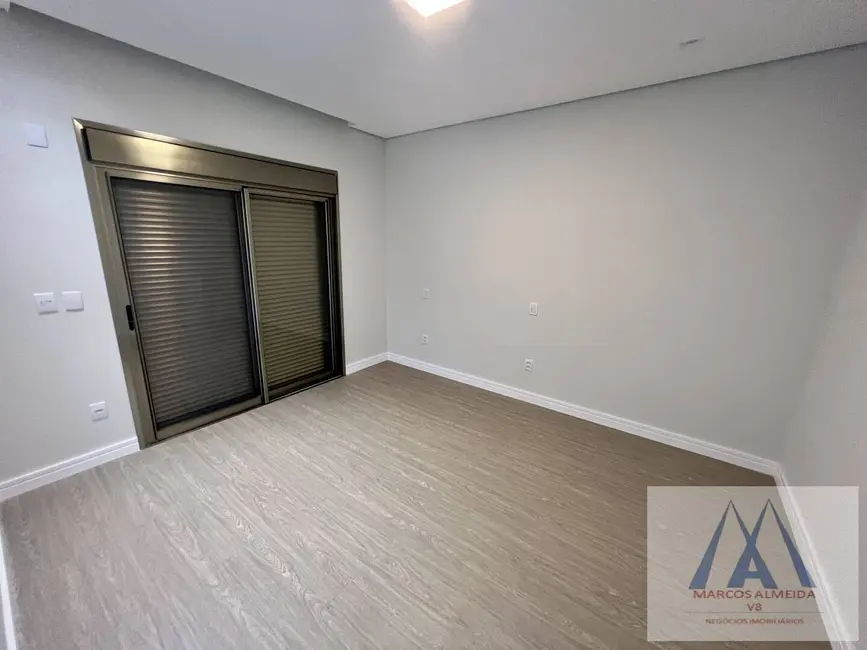 Foto 9 de Casa de Condomínio com 3 quartos à venda, 267m2 em Botujuru, Mogi Das Cruzes - SP