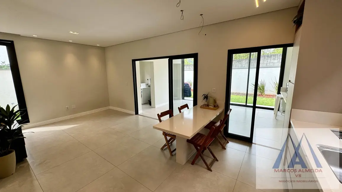 Foto 6 de Casa de Condomínio com 3 quartos à venda, 172m2 em Botujuru, Mogi Das Cruzes - SP