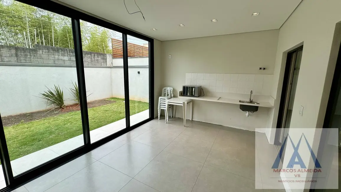 Foto 5 de Casa de Condomínio com 3 quartos à venda, 172m2 em Botujuru, Mogi Das Cruzes - SP