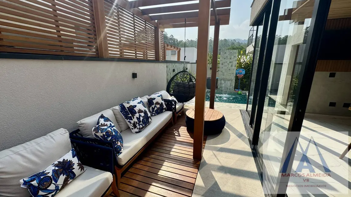 Foto 8 de Casa de Condomínio com 4 quartos à venda, 250m2 em Botujuru, Mogi Das Cruzes - SP