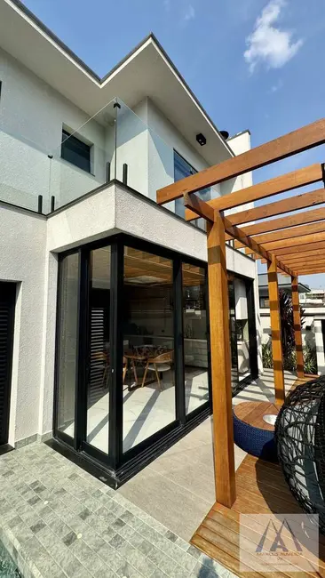 Foto 5 de Casa de Condomínio com 4 quartos à venda, 250m2 em Botujuru, Mogi Das Cruzes - SP