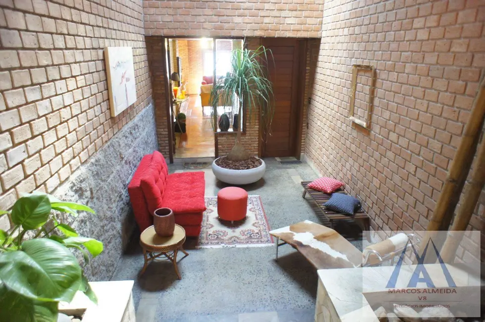 Foto 3 de Casa com 5 quartos à venda, 446m2 em Vila Suissa, Mogi Das Cruzes - SP