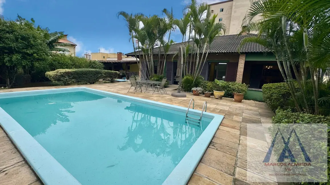 Foto 1 de Casa com 4 quartos para alugar, 380m2 em Centro, Mogi Das Cruzes - SP