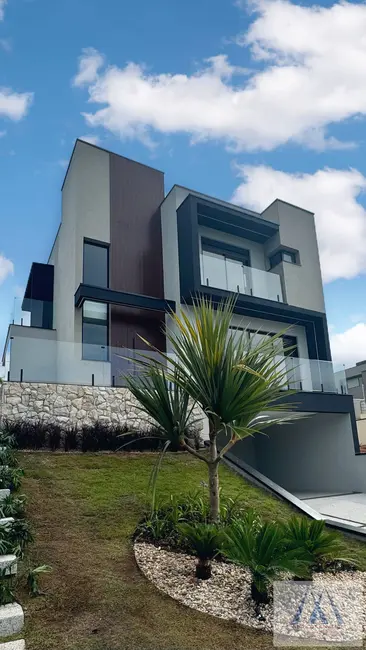 Foto 3 de Casa de Condomínio com 3 quartos à venda, 210m2 em Cézar de Souza, Mogi Das Cruzes - SP