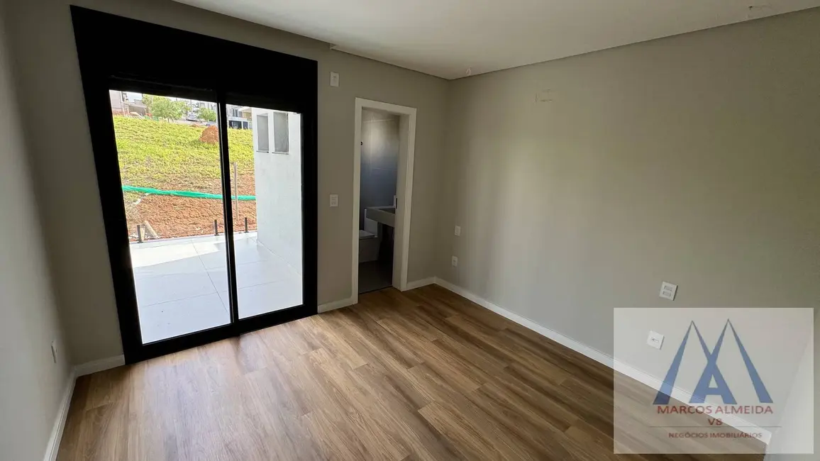 Foto 4 de Casa de Condomínio com 3 quartos à venda, 210m2 em Cézar de Souza, Mogi Das Cruzes - SP