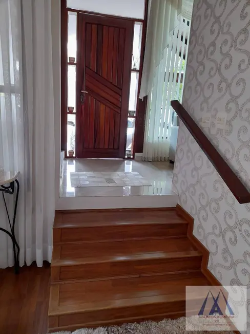 Casa de Condomínio com 3 quartos à venda, 194m2 em Chácara Jafet, Mogi Das Cruzes - SP - imagem 3 Foto 3 de Casa de Condomínio com 3 quartos à venda, 194m2 em Chácara Jafet, Mogi Das Cruzes - SP