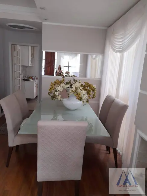 Casa de Condomínio com 3 quartos à venda, 194m2 em Chácara Jafet, Mogi Das Cruzes - SP - imagem 2 Foto 2 de Casa de Condomínio com 3 quartos à venda, 194m2 em Chácara Jafet, Mogi Das Cruzes - SP