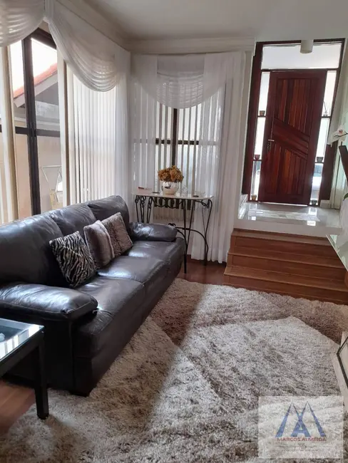 Casa de Condomínio com 3 quartos à venda, 194m2 em Chácara Jafet, Mogi Das Cruzes - SP - imagem 6 Foto 6 de Casa de Condomínio com 3 quartos à venda, 194m2 em Chácara Jafet, Mogi Das Cruzes - SP