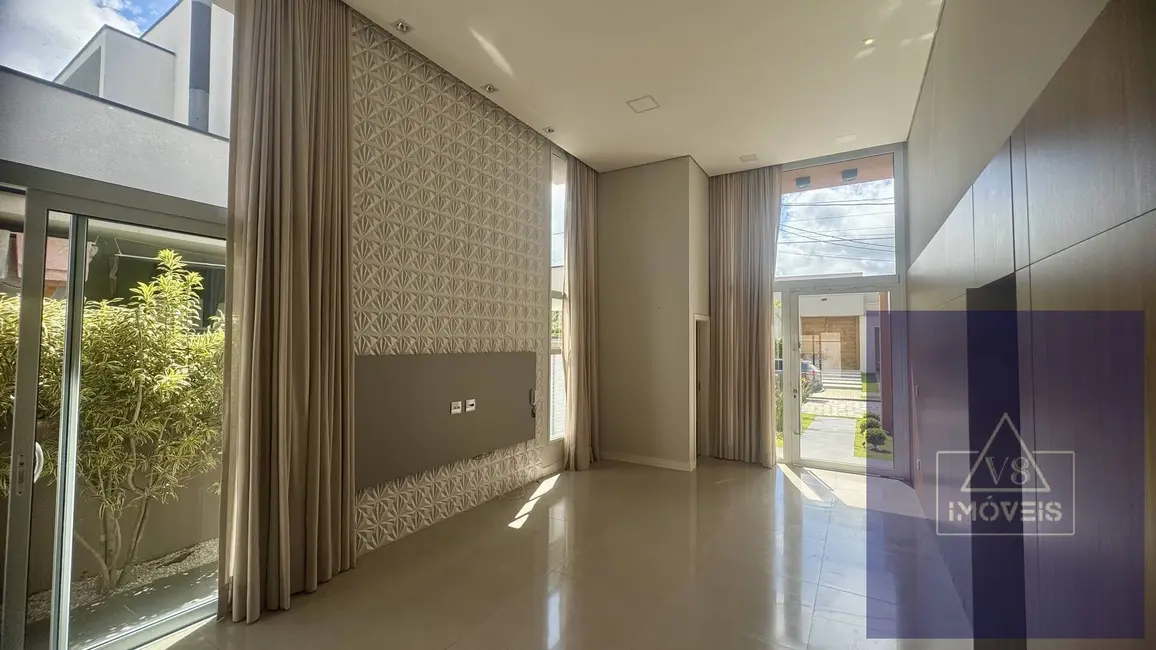 Foto 6 de Casa de Condomínio com 3 quartos à venda, 165m2 em Botujuru, Mogi Das Cruzes - SP