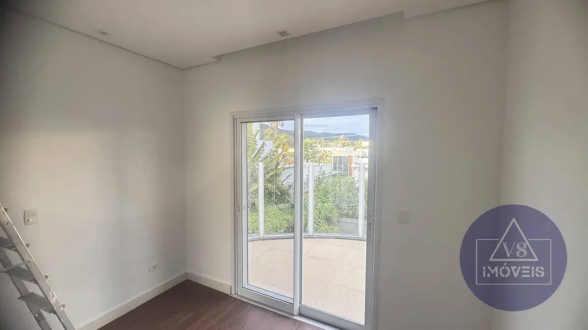 Foto 9 de Casa com 4 quartos para alugar, 260m2 em Botujuru, Mogi Das Cruzes - SP