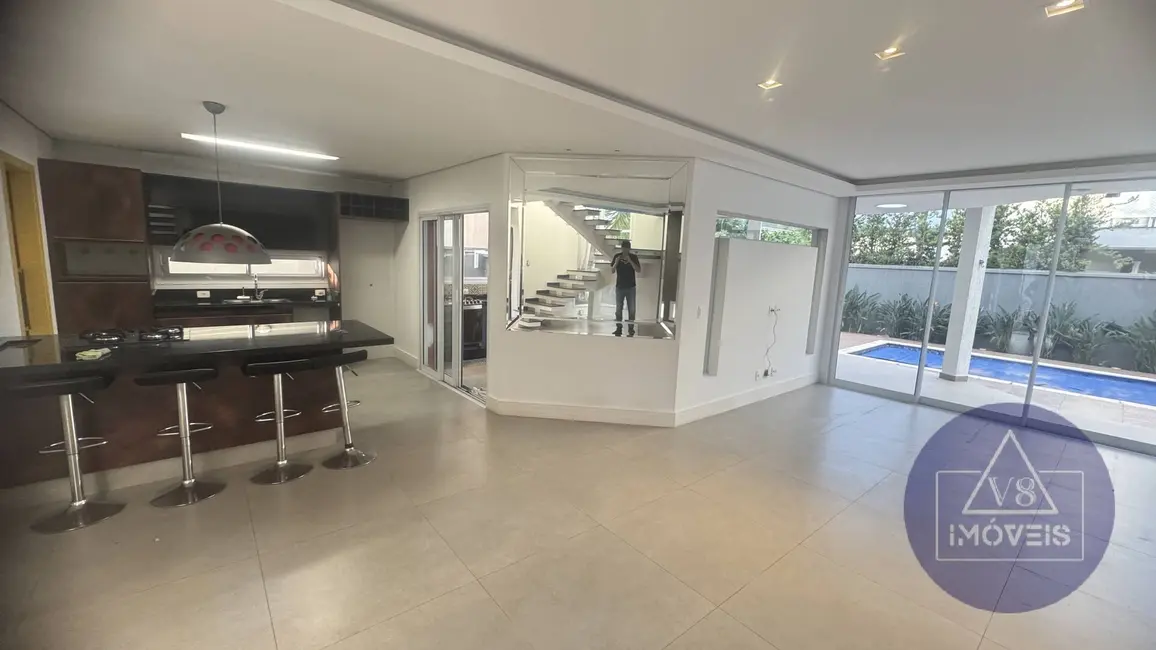 Foto 2 de Casa com 4 quartos à venda, 260m2 em Botujuru, Mogi Das Cruzes - SP